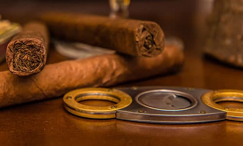ACCESSOIRES FUMEURS - Accessoires Cigares - Briquets - Briquet de